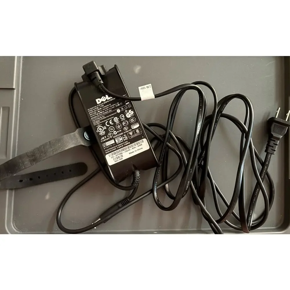 DELL AC Adapter Model FA65NS0-00